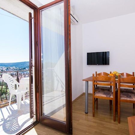 Apartments Jozic Seget Vranjica Buitenkant foto
