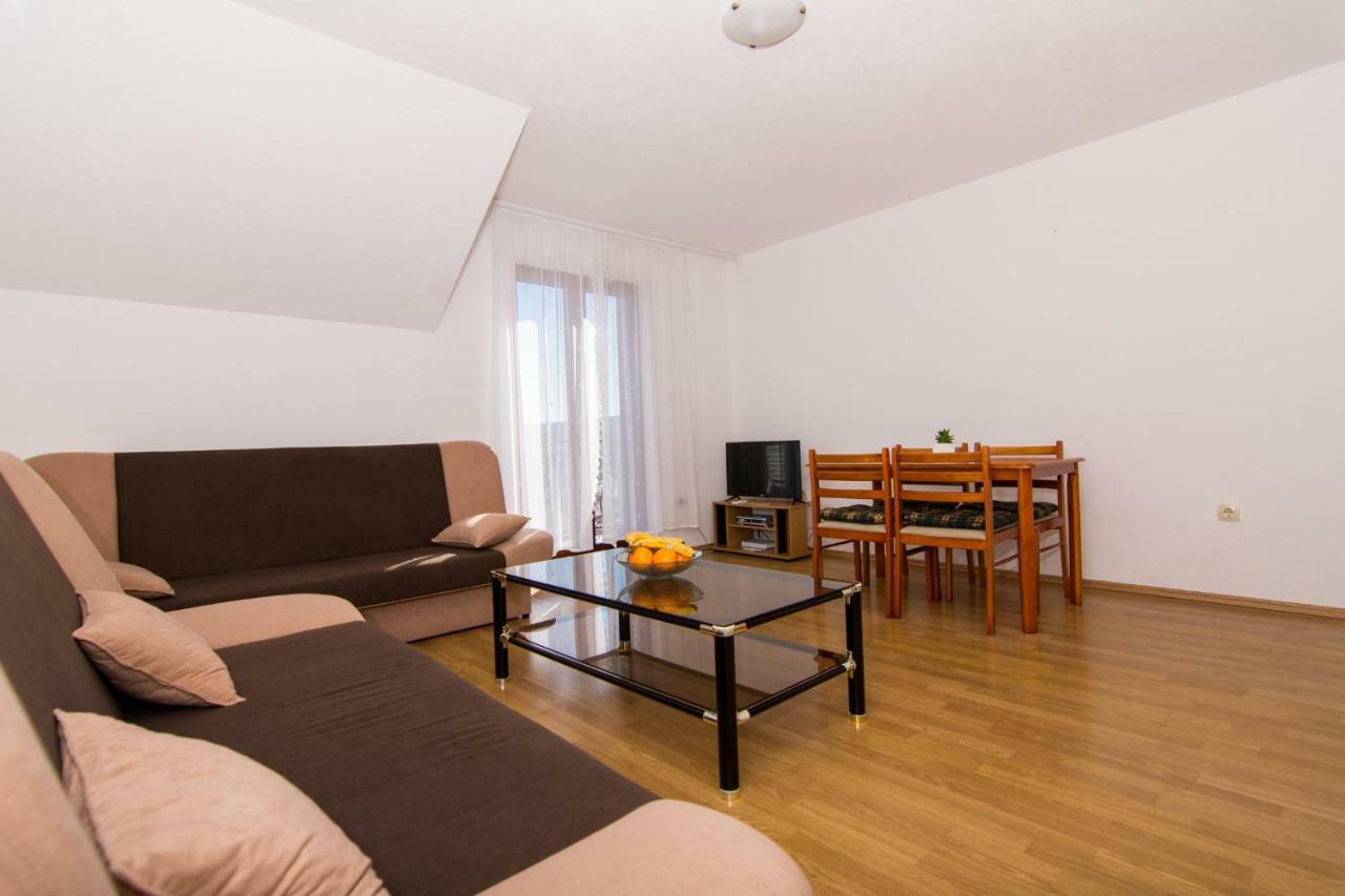 Apartments Jozic Seget Vranjica Buitenkant foto