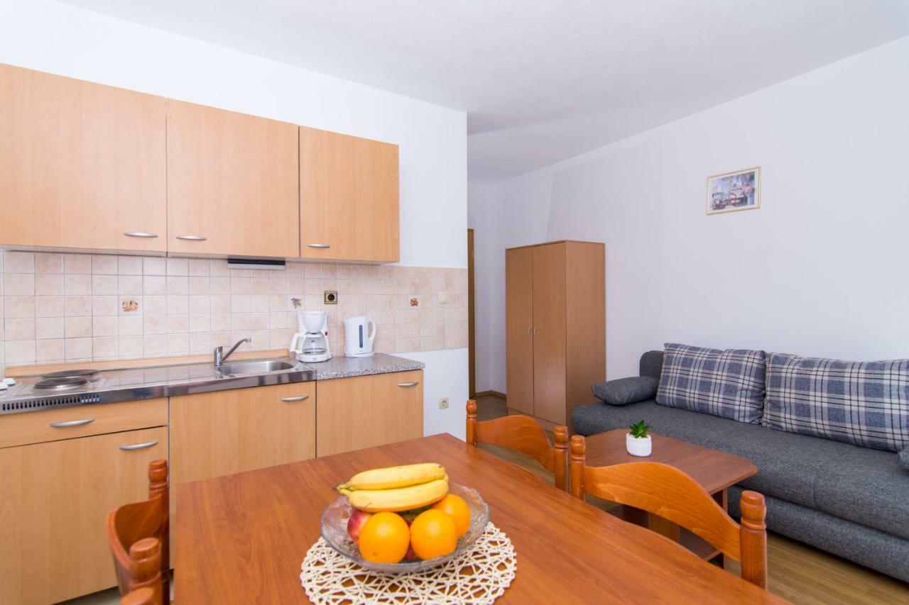 Apartments Jozic Seget Vranjica Buitenkant foto