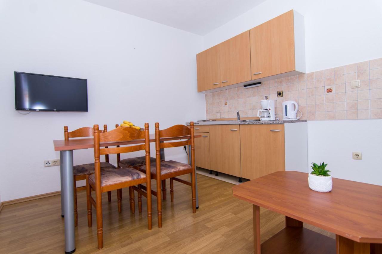 Apartments Jozic Seget Vranjica Buitenkant foto