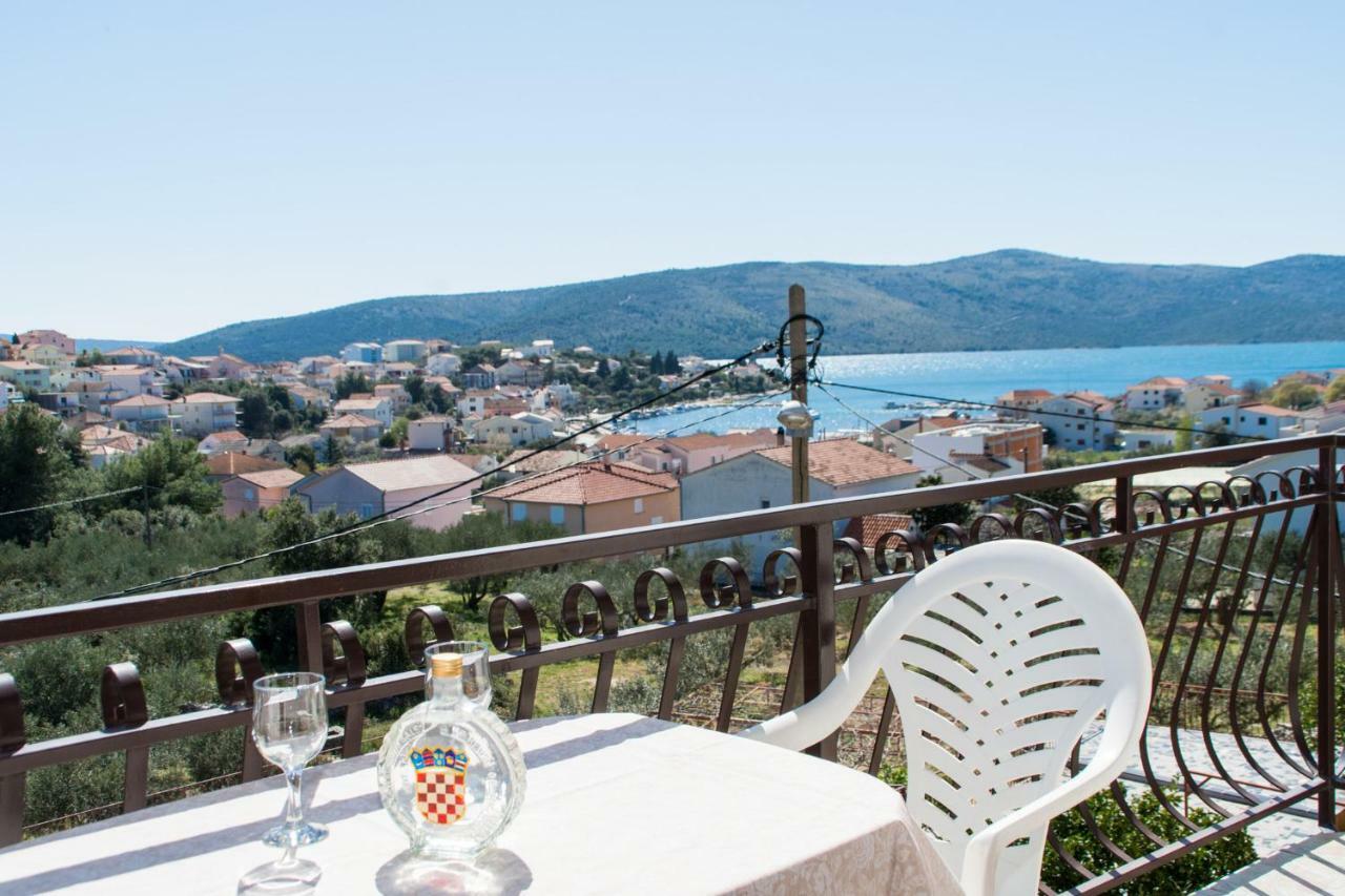Apartments Jozic Seget Vranjica Buitenkant foto