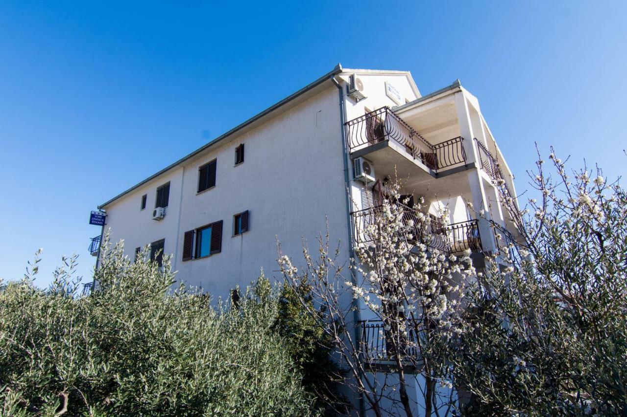 Apartments Jozic Seget Vranjica Buitenkant foto