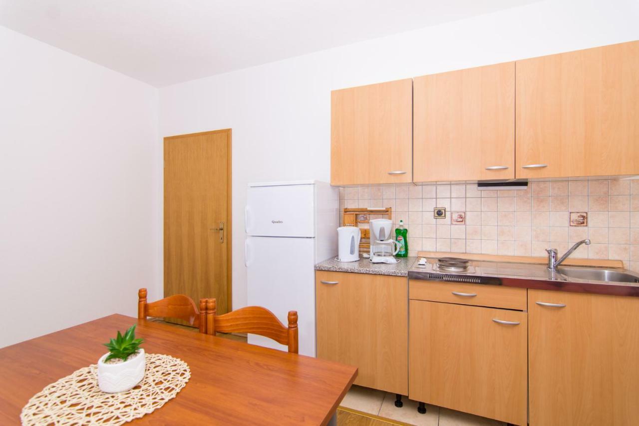 Apartments Jozic Seget Vranjica Buitenkant foto