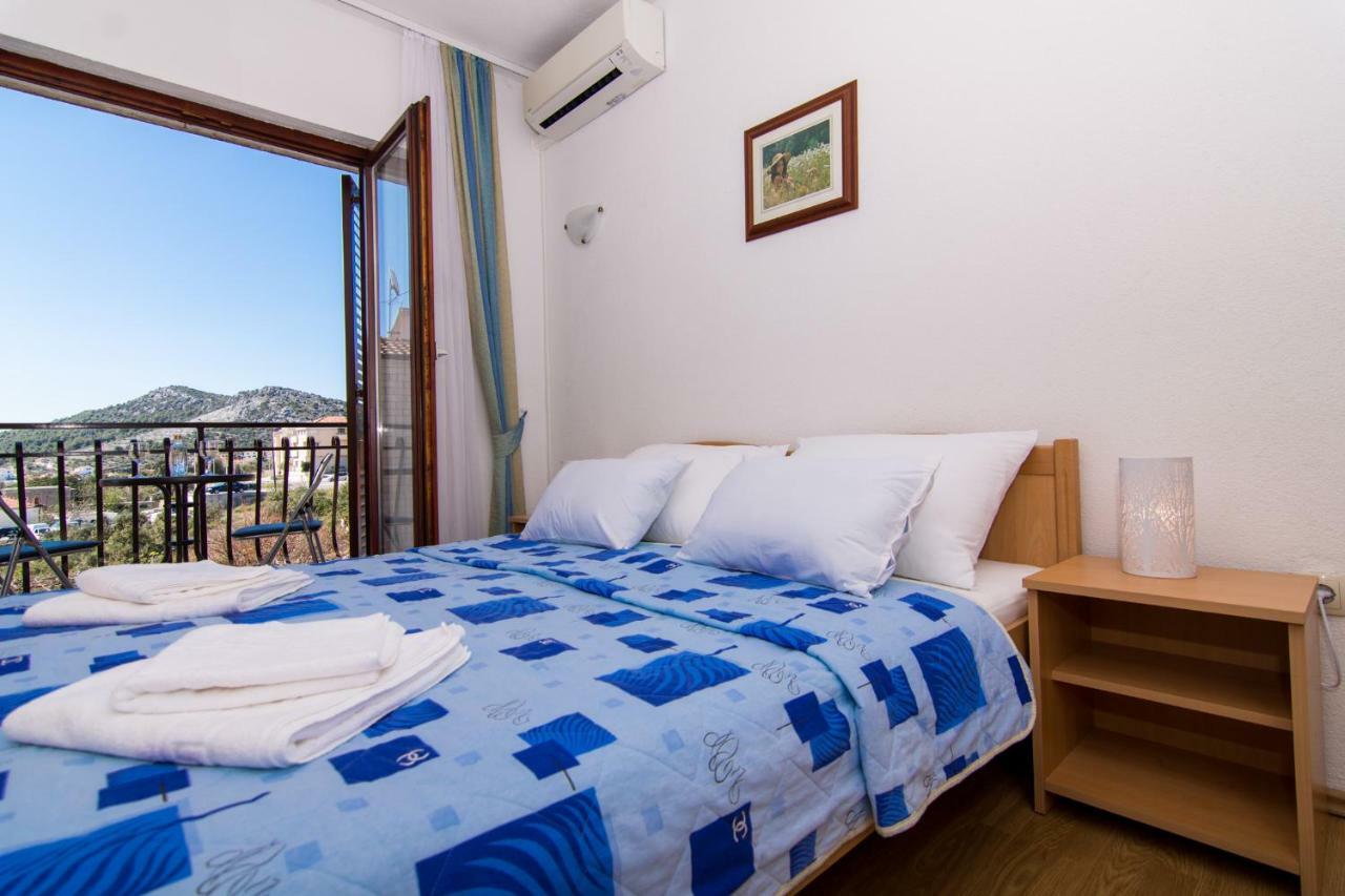 Apartments Jozic Seget Vranjica Buitenkant foto