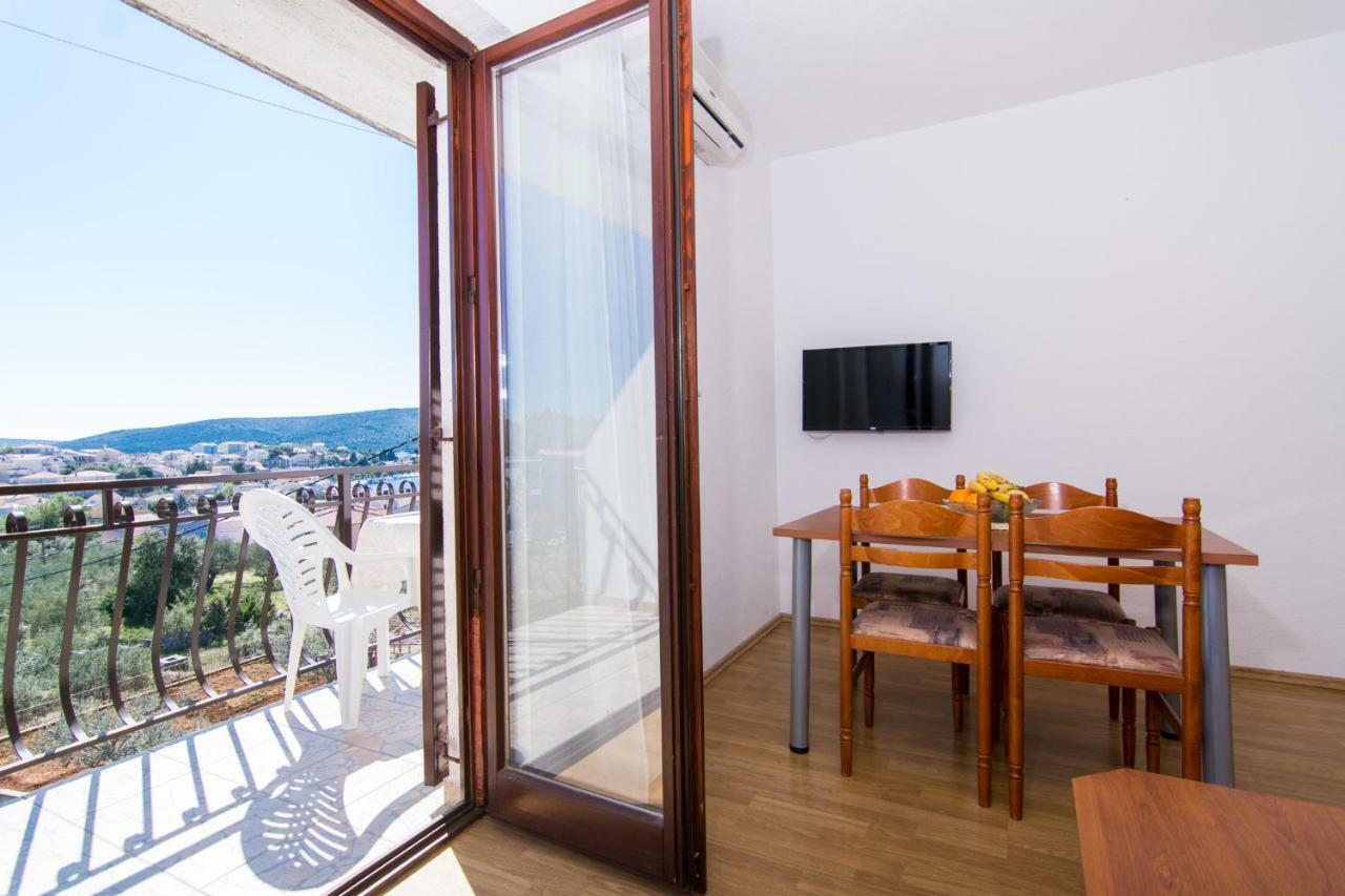 Apartments Jozic Seget Vranjica Buitenkant foto