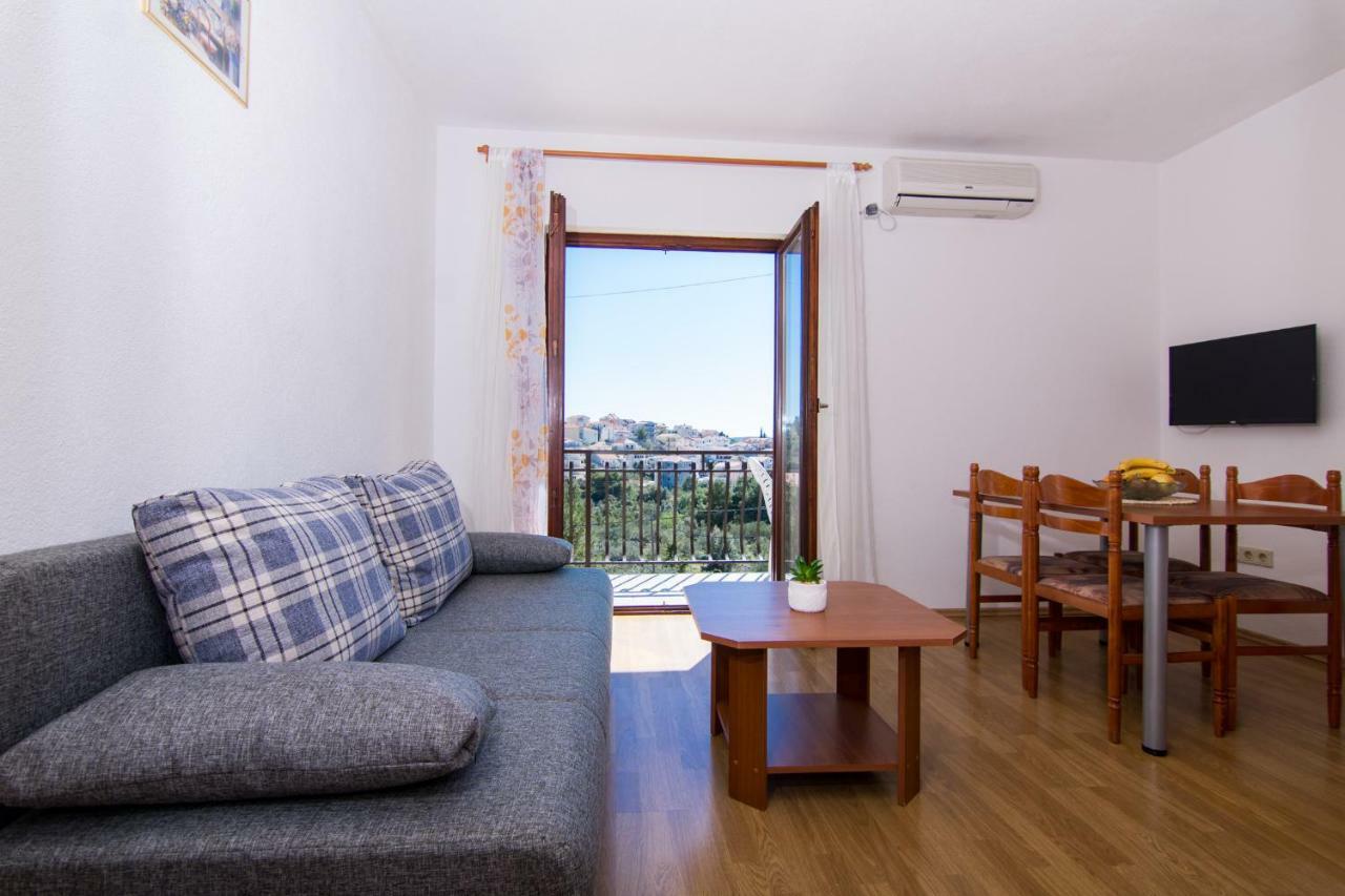 Apartments Jozic Seget Vranjica Buitenkant foto