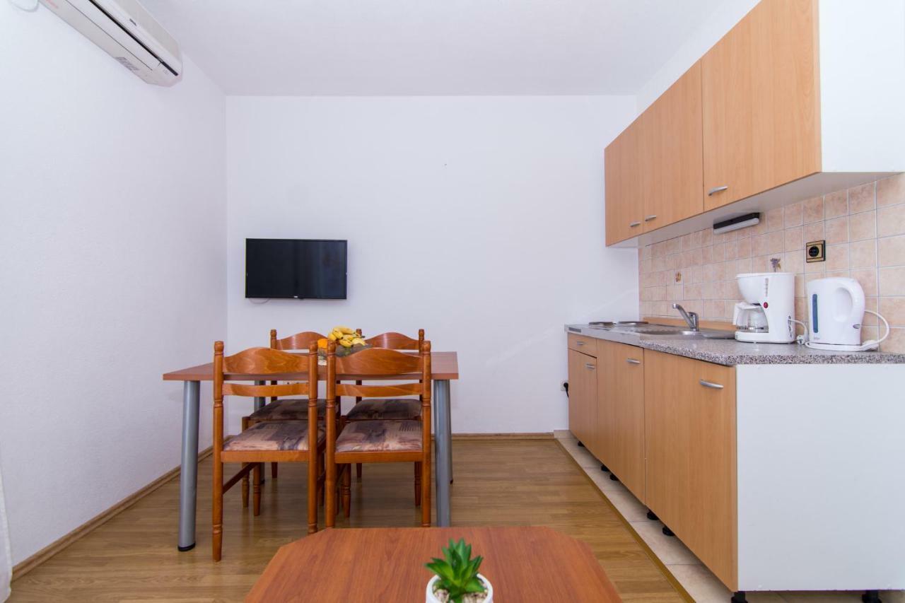 Apartments Jozic Seget Vranjica Buitenkant foto