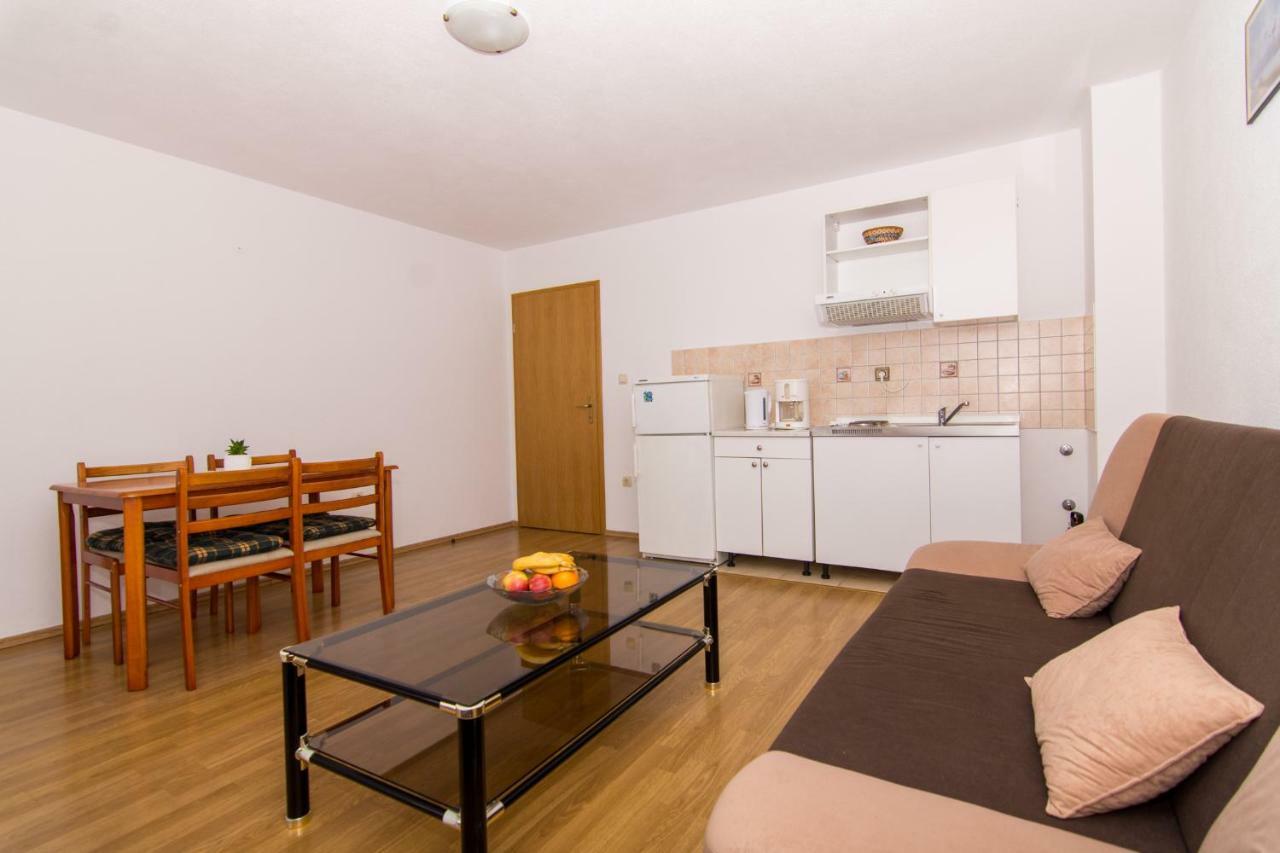 Apartments Jozic Seget Vranjica Buitenkant foto