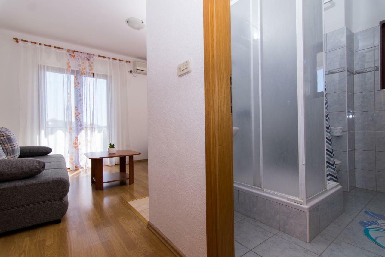 Apartments Jozic Seget Vranjica Buitenkant foto