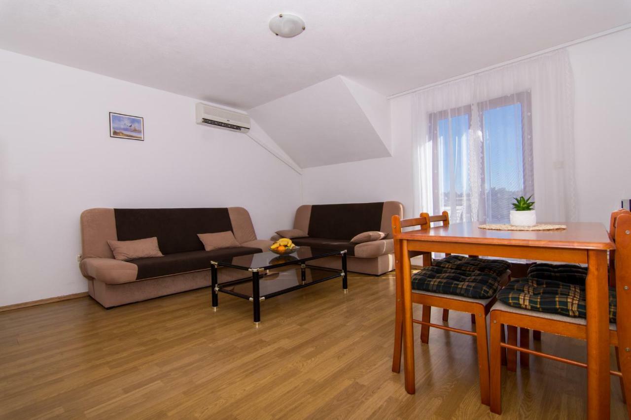 Apartments Jozic Seget Vranjica Buitenkant foto